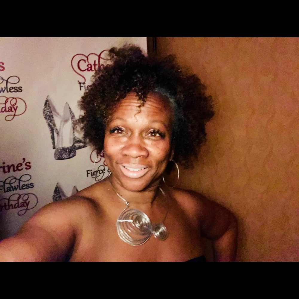 Meet your Posher, Ellen